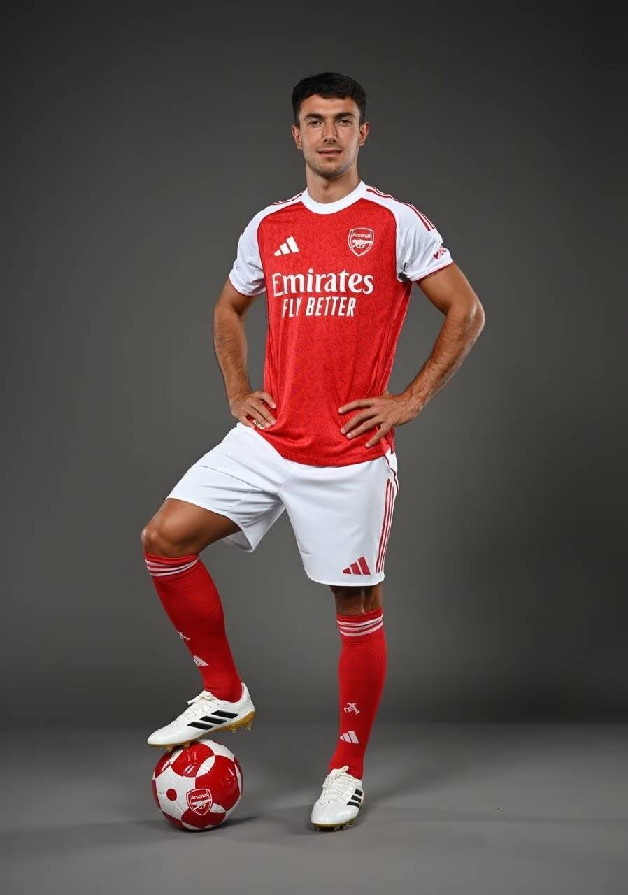 基米希：卡尔？能在拜仁表现出色并成为首发理应入选国家队（基米希：卡尔若在拜仁成为主力并发挥出色，应获国家队征召）