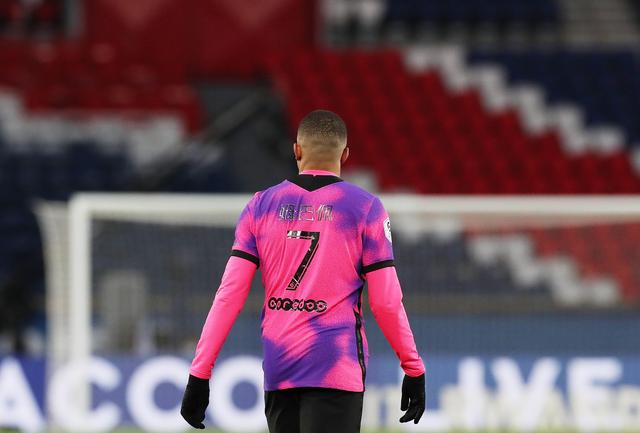 王博豪：那次射门机会我应该打上角；欧洲联赛对我锻炼大（王博豪：那次良机该打上角，欧洲联赛让我收获颇丰）