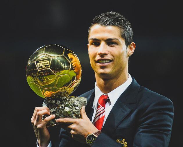 费尔明用一个词汇形容队友：费兰“鲨鱼”、佩德里“魔术”（费尔明一词评队友：费兰“鲨鱼”、佩德里“魔术”）