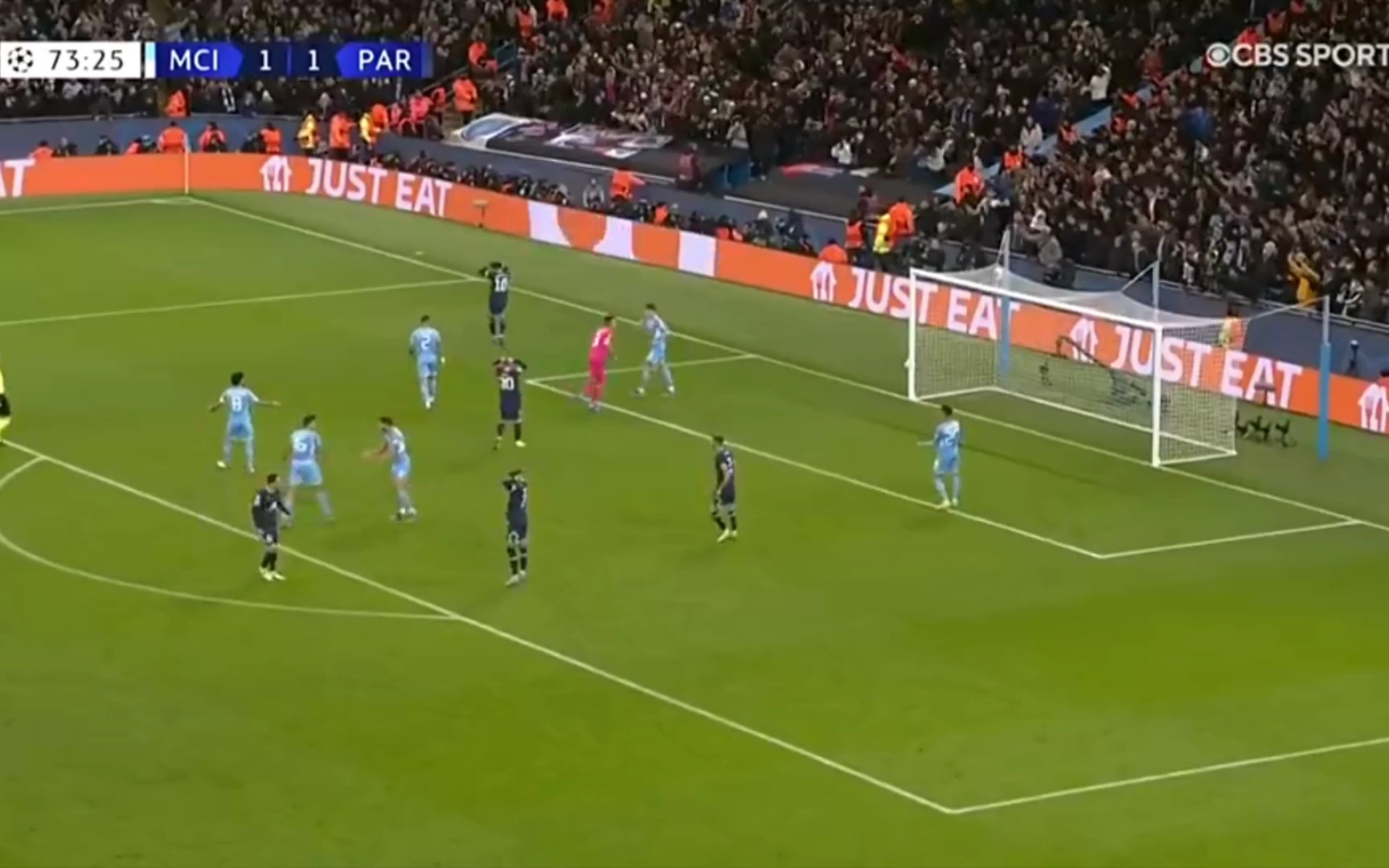 出战4场完成3场零封+两度扑点，迈尼昂当选米兰11月最佳球员（4战3零封两度扑点，迈尼昂荣膺米兰11月最佳球员）